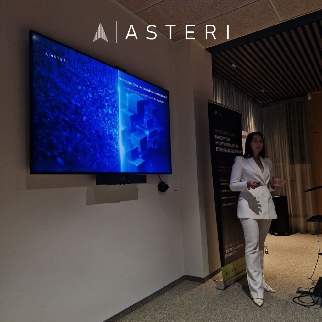 Joana Šaulienė LiPA renginyje pristato skaitmeninio autoriteto temą B2B pardavimų bendruomenei.